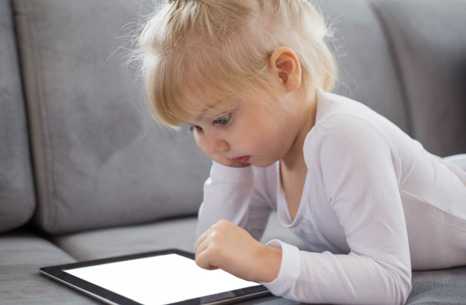How Does Screen Time Affect Your Kid’s Eyes? Santa Monica